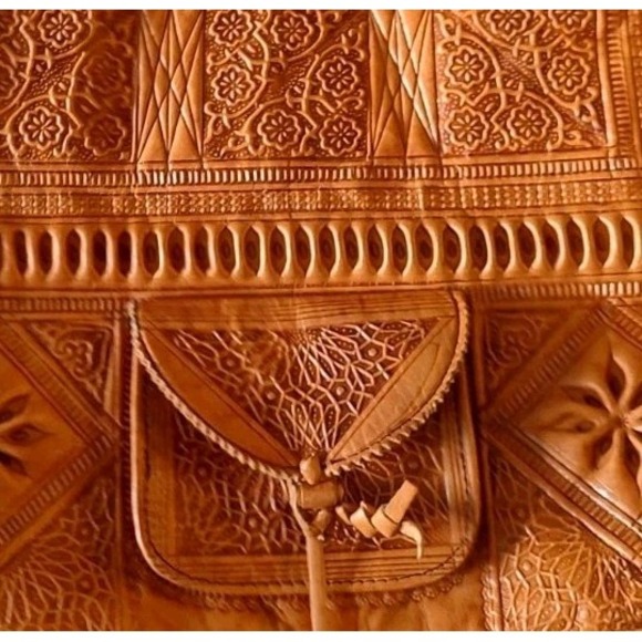Handmade Moroccan Engraved Leather Shoulder Bucket Bag Tote Boho Cognac Artistic - Picture 2 of 7
